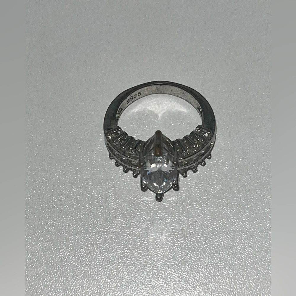 Size 7 silver ring.